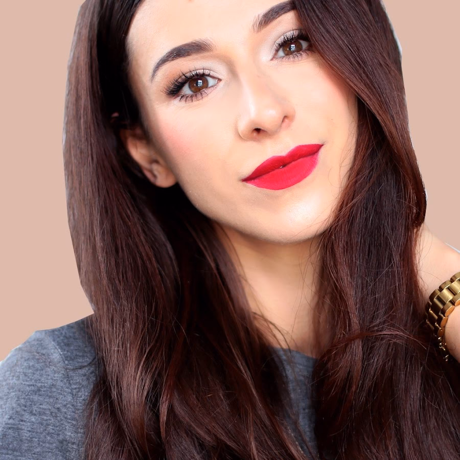 Jaki jest zawód Aliny Rose?