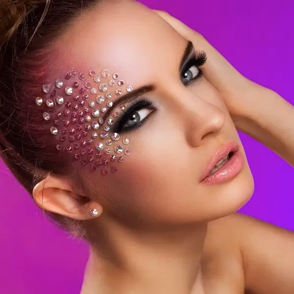 Jakie są atrybuty kobiecości?