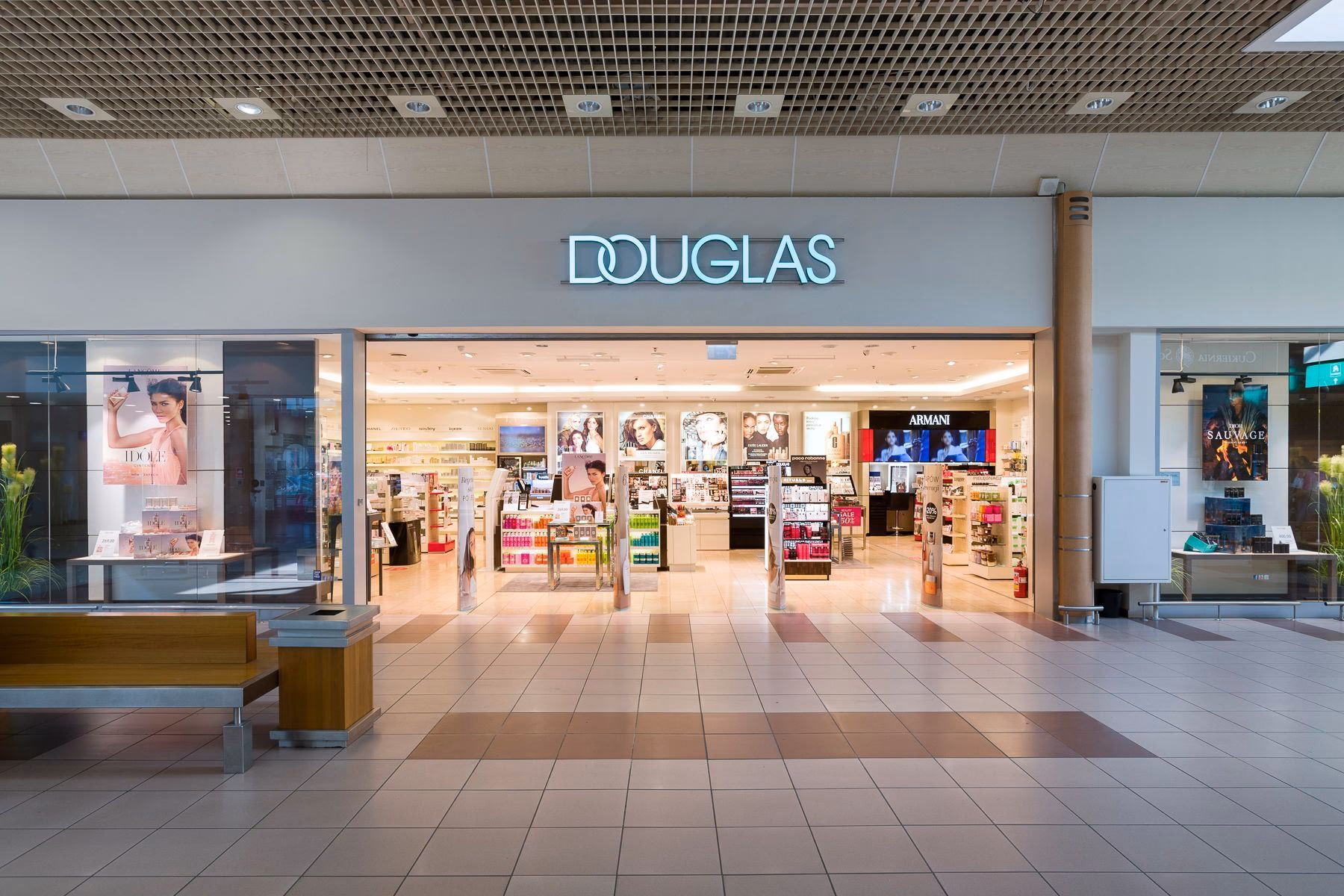 Czy Auchan jest polskim sklepem?