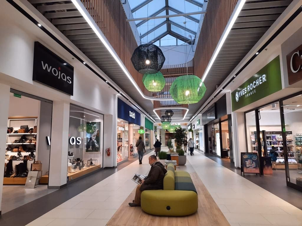 Jak napisać Auchan?