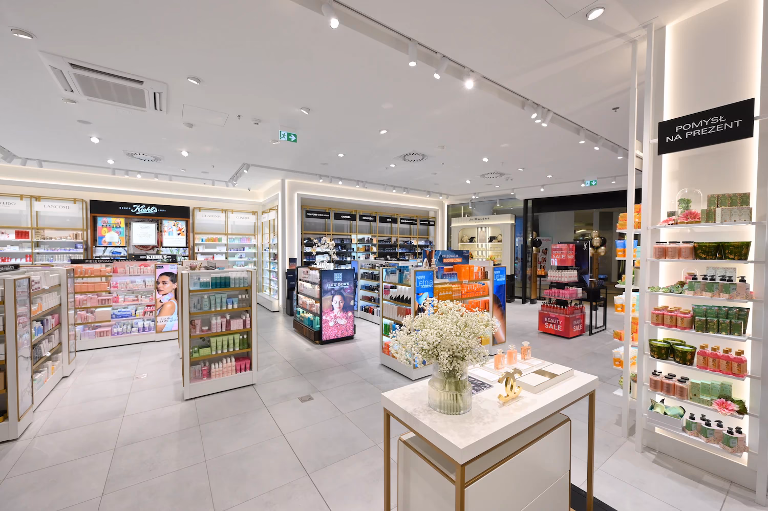 Czy w aurze w Olsztynie jest kantor?