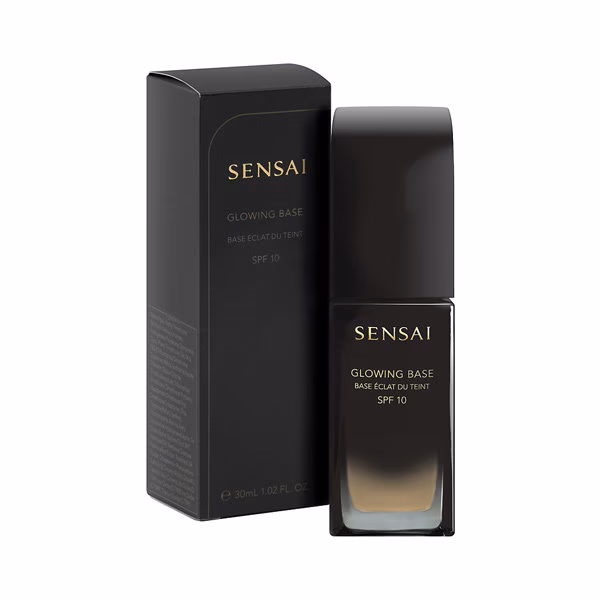 Jak używać rozświetlającej bazy Sensai?