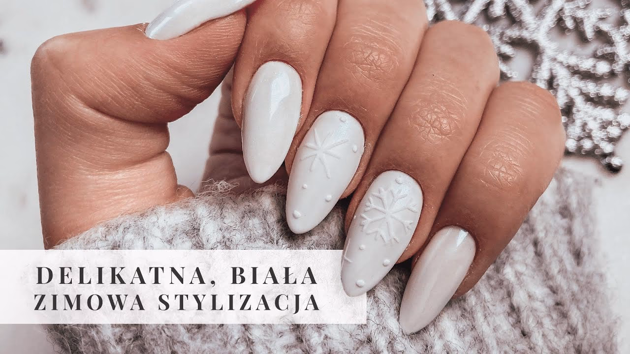 Jaka choroba powoduje białe koncówki paznokci?