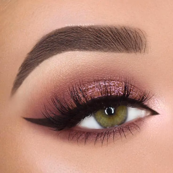 Do jakich oczu pasuje burgund?