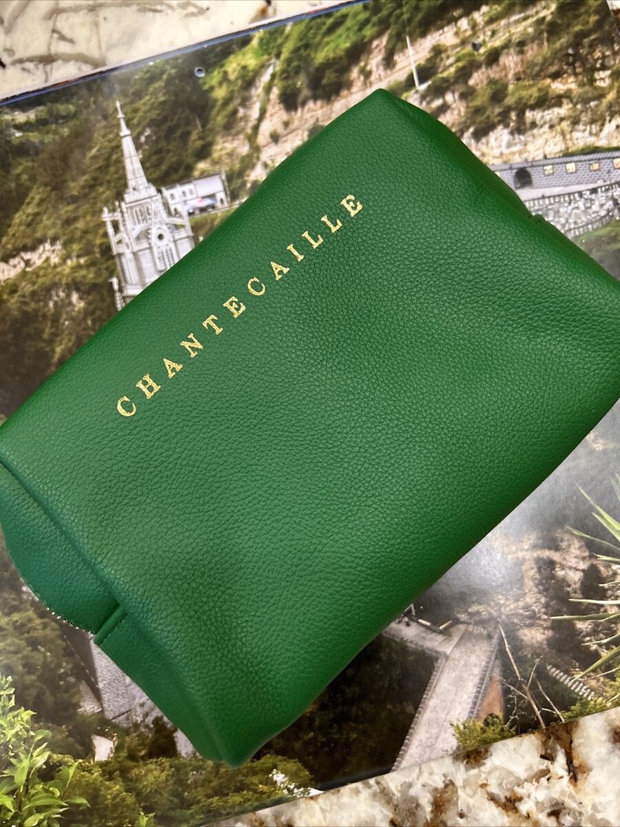 Czy Chantecaille sprzedaje się w Chinach?