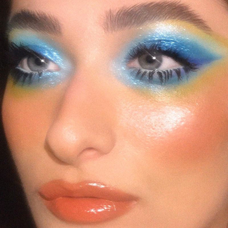 Czym jest makijaż wirtualny?