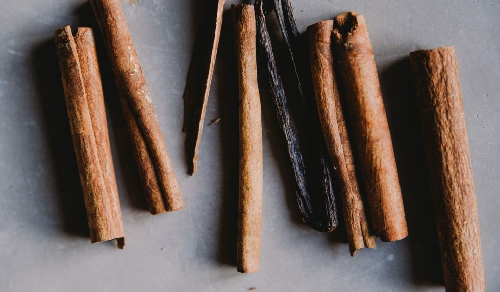 Jak działa cynamon na twarz?