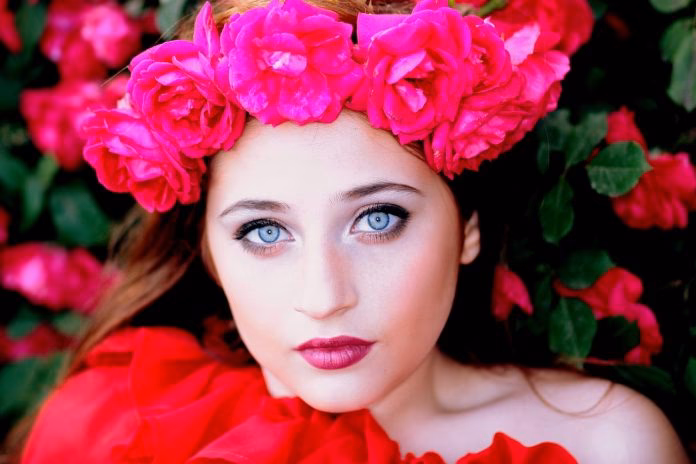 Jakie włosy do czerwonej buzi?