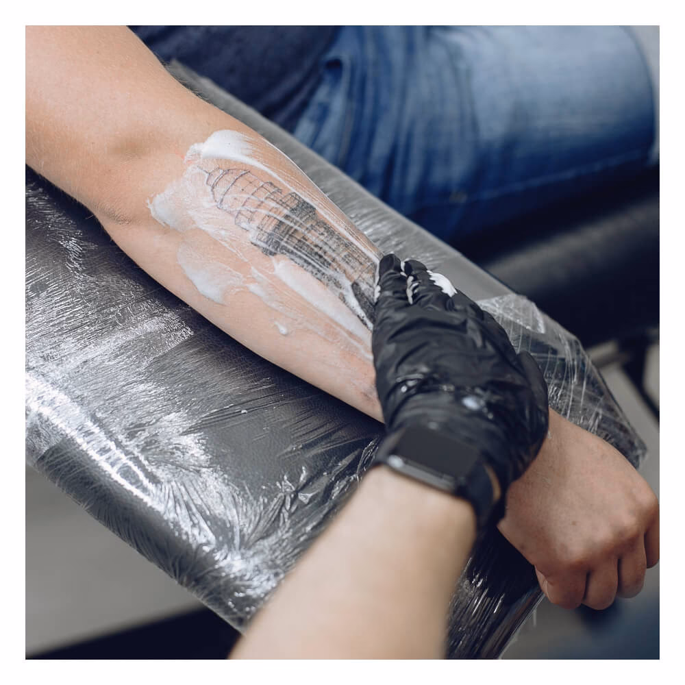 W jakich zawodach jest zakaz tatuaży?