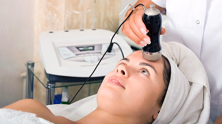 Czy kosmetyczka może wstrzyknąć kwas hialuronowy?