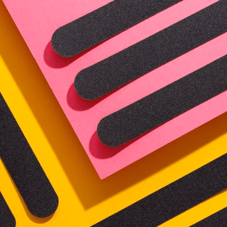 Czy salony kosmetyczne muszą używać nowych pilników do paznokci?