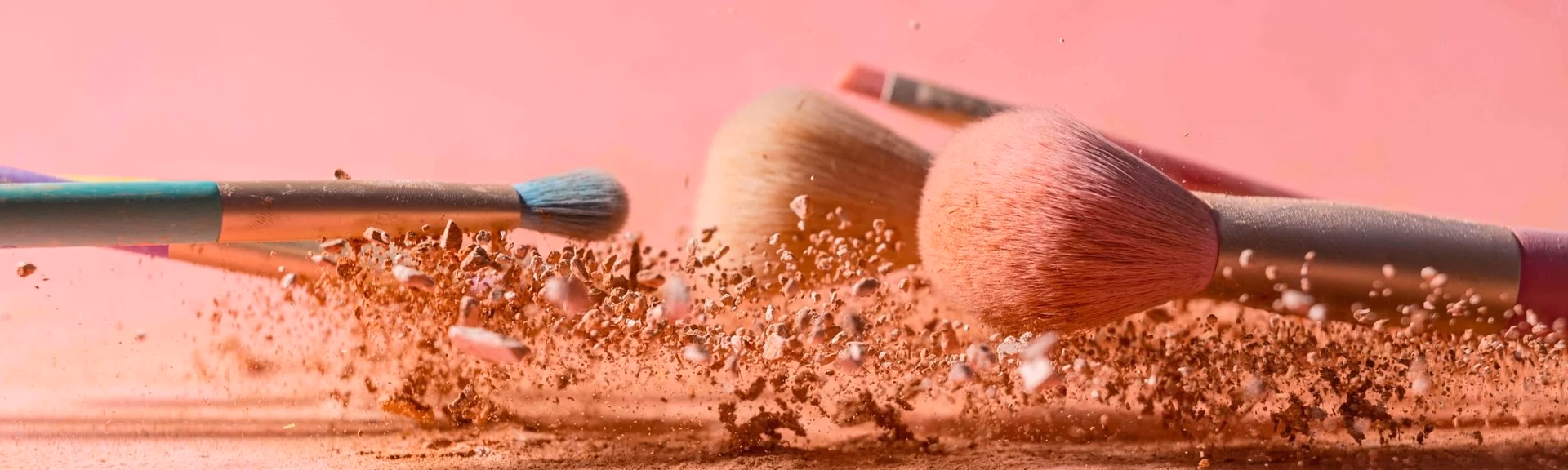 Czy można nakładać sam puder na twarz?