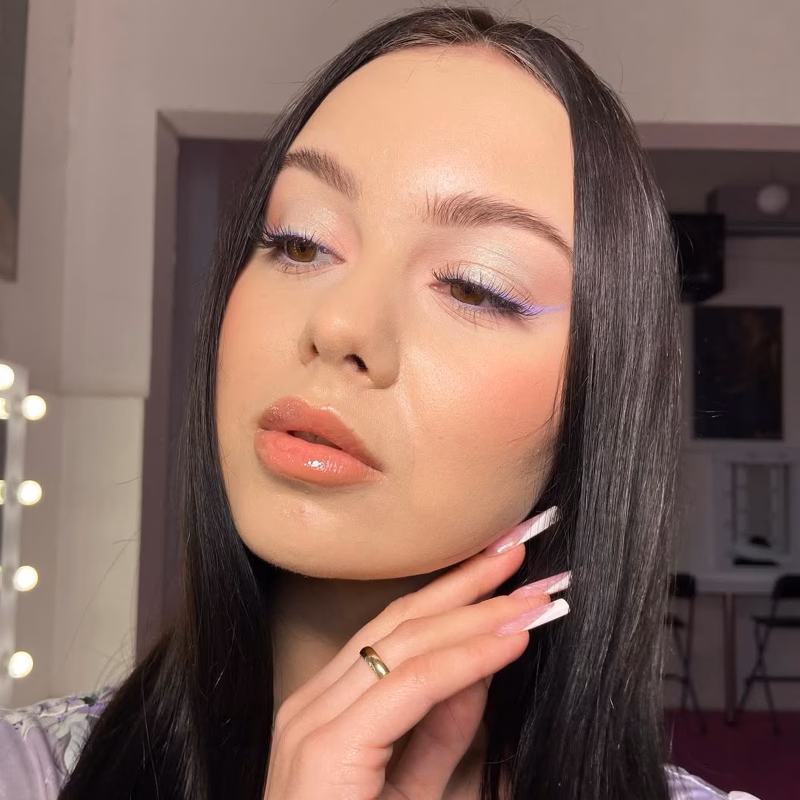 Jaka jest różnica między makijażem telewizyjnym a zwykłym makijażem?