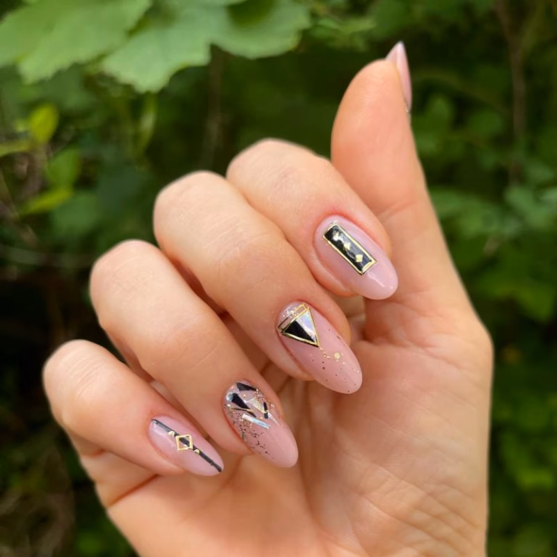 Czy można malować paznokcie żelowe?