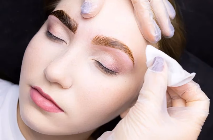 Co zrobić, żeby henna trzymała się dłużej na brwiach?