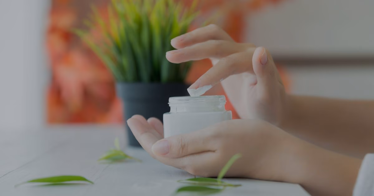 Jak usunąć wosk kosmetyczny?