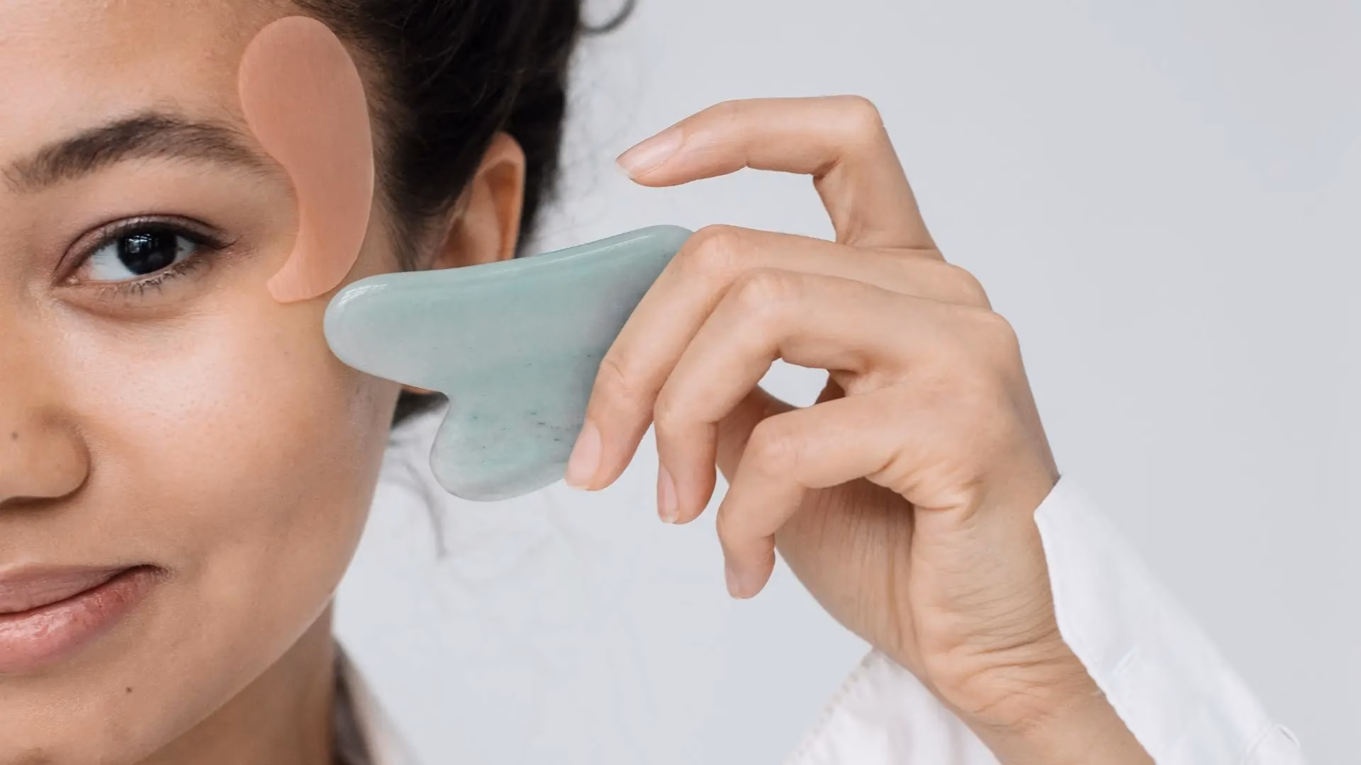 Jak pozbyć się makijażu oczu bez użycia płynu do demakijażu?