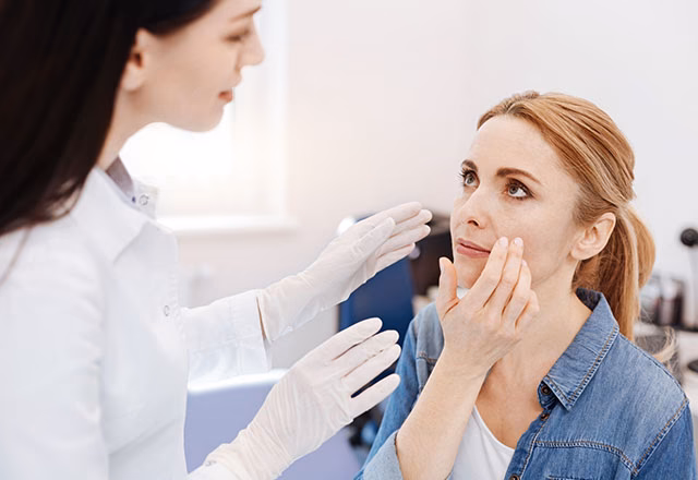 O czym rozmawiać z klientem w salonie kosmetycznym?