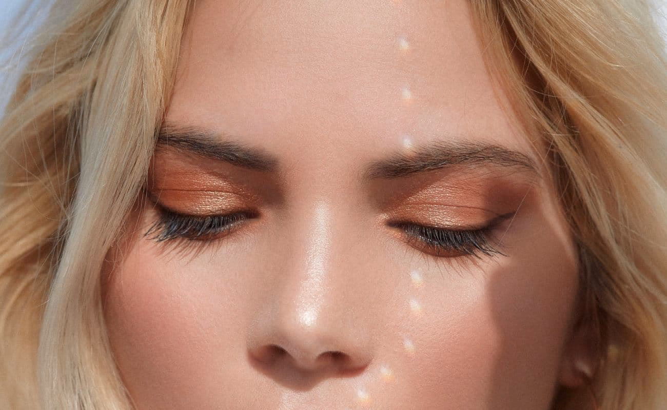 Jakie są domowe sposoby na demakijaż twarzy?