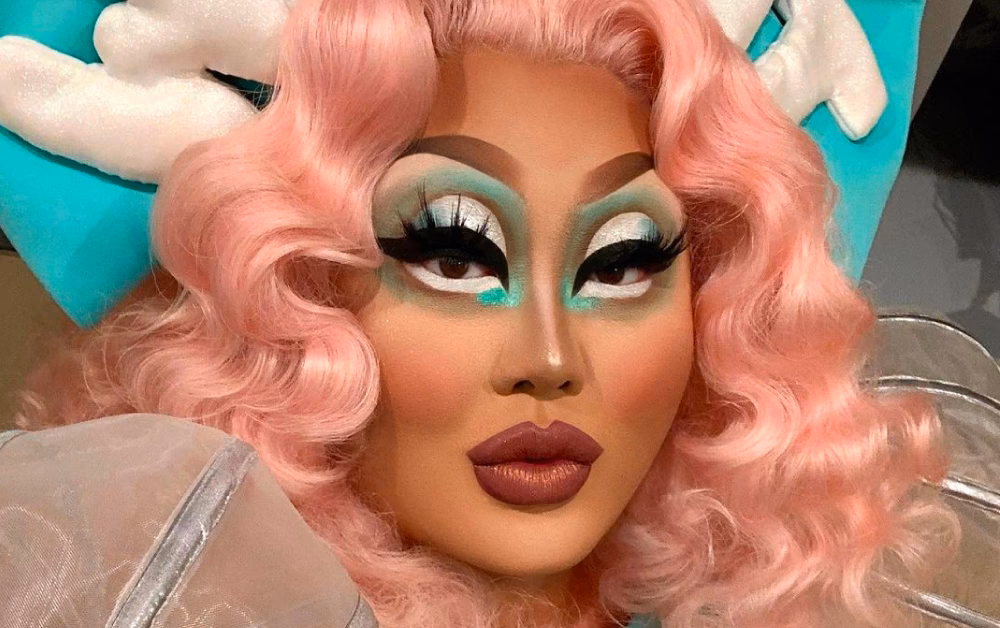 Czego używają drag queens do unoszenia twarzy?