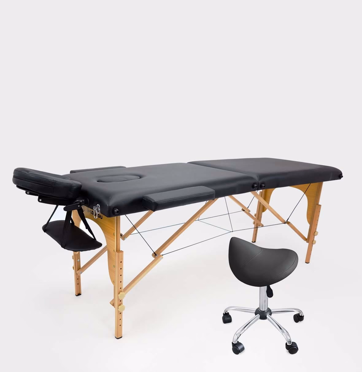 Dlaczego drewniane stołki mają dziury na środku?