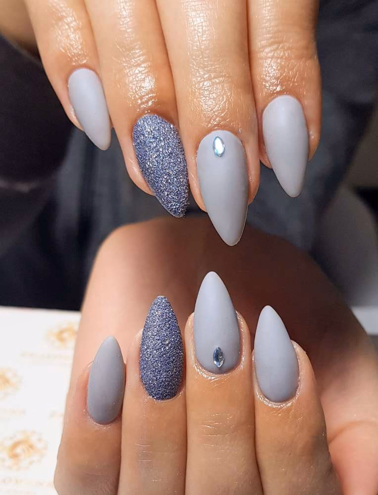 Czy matowe paznokcie są eleganckie?