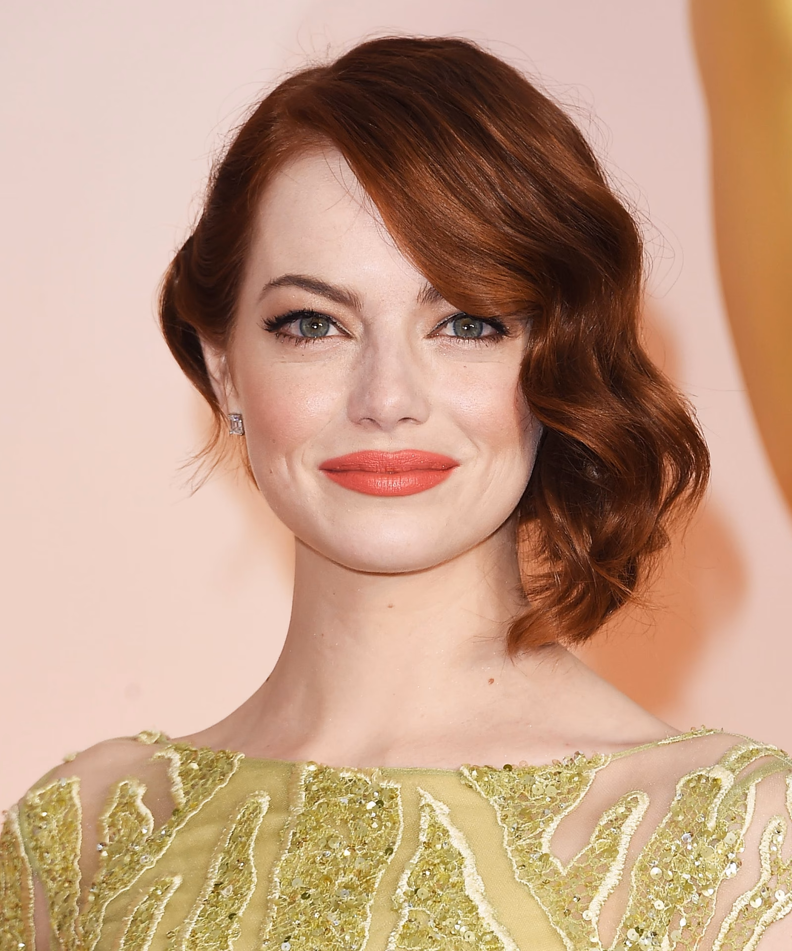 Jaki odcień skóry ma Emma Stone?