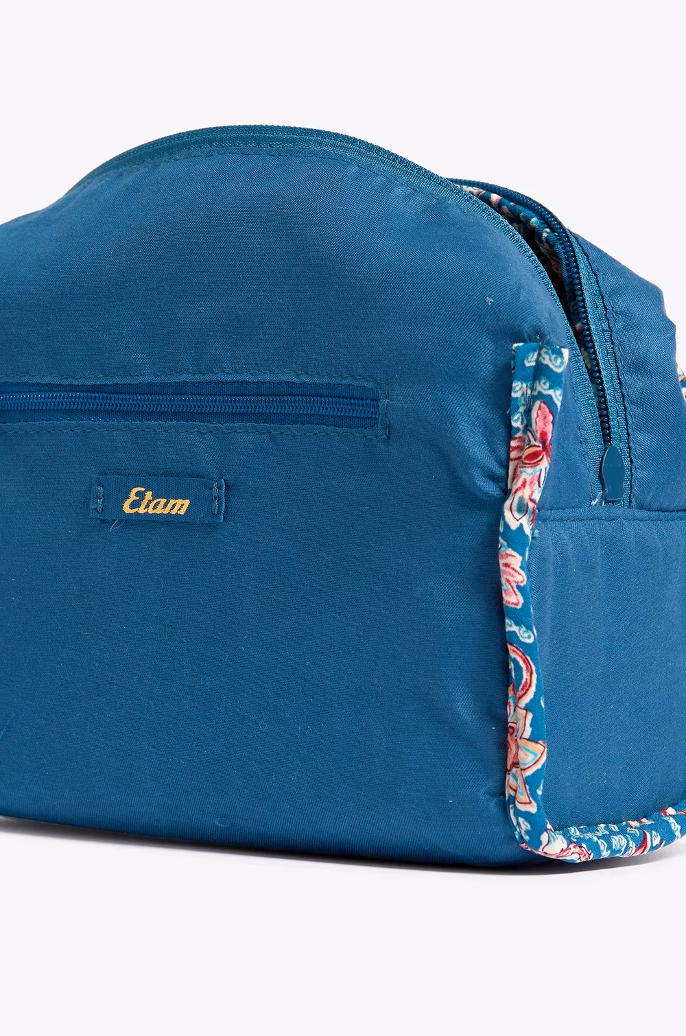 Czy Etam jest marką luksusową?