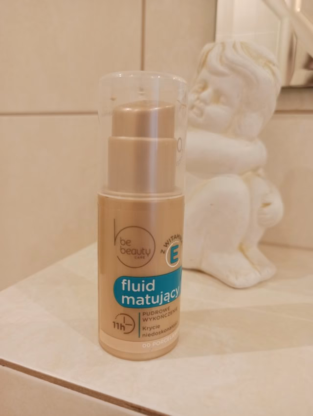 Czym się różni fluid matujący od kryjącego?