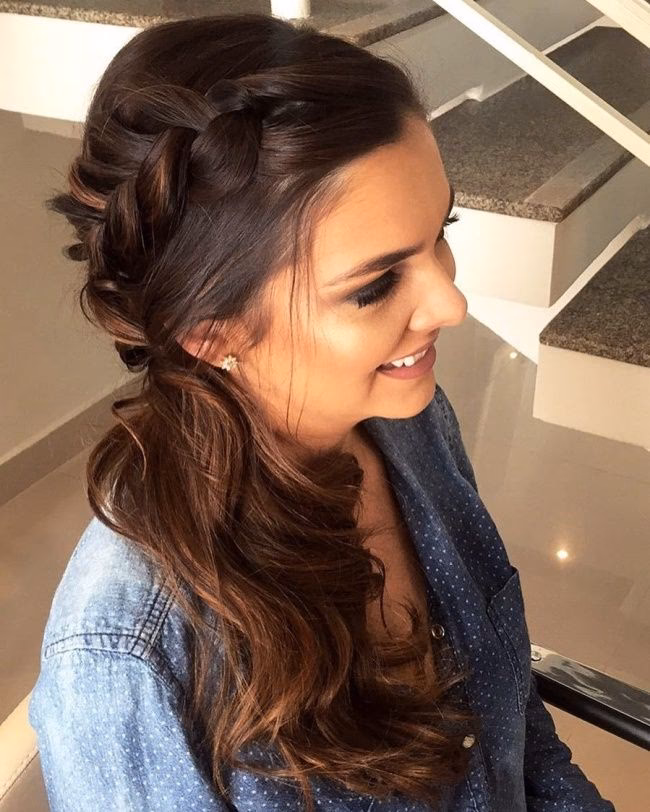 Czy druhny powinny mieć włosy upięte czy rozpuszczone?