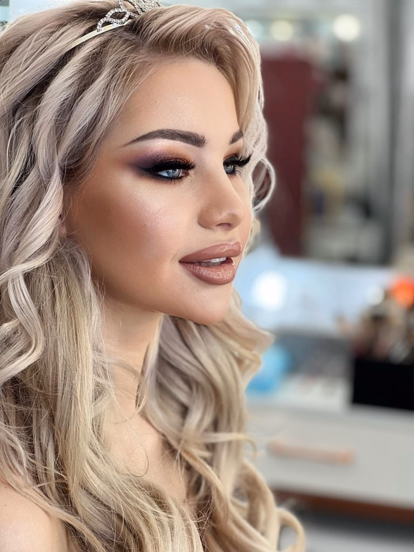 Ile trwa zrobienie makijażu wieczorowego?