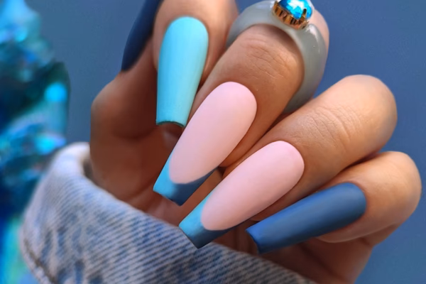 Jak uzyskać matowy lakier do paznokci?