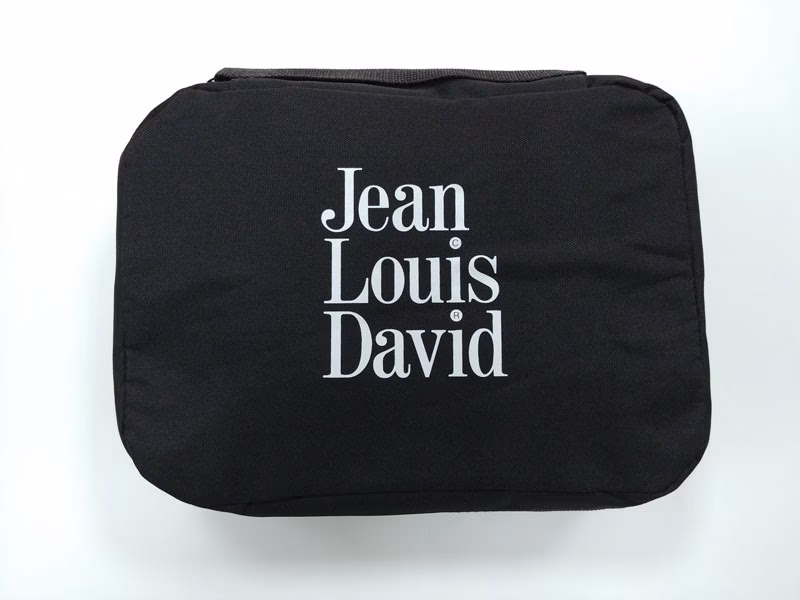 Ile zarabia fryzjer Jean Louis David?