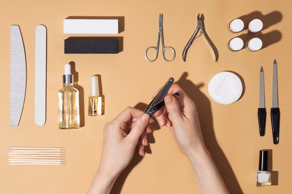 Czy opłaca się robić paznokcie w domu?