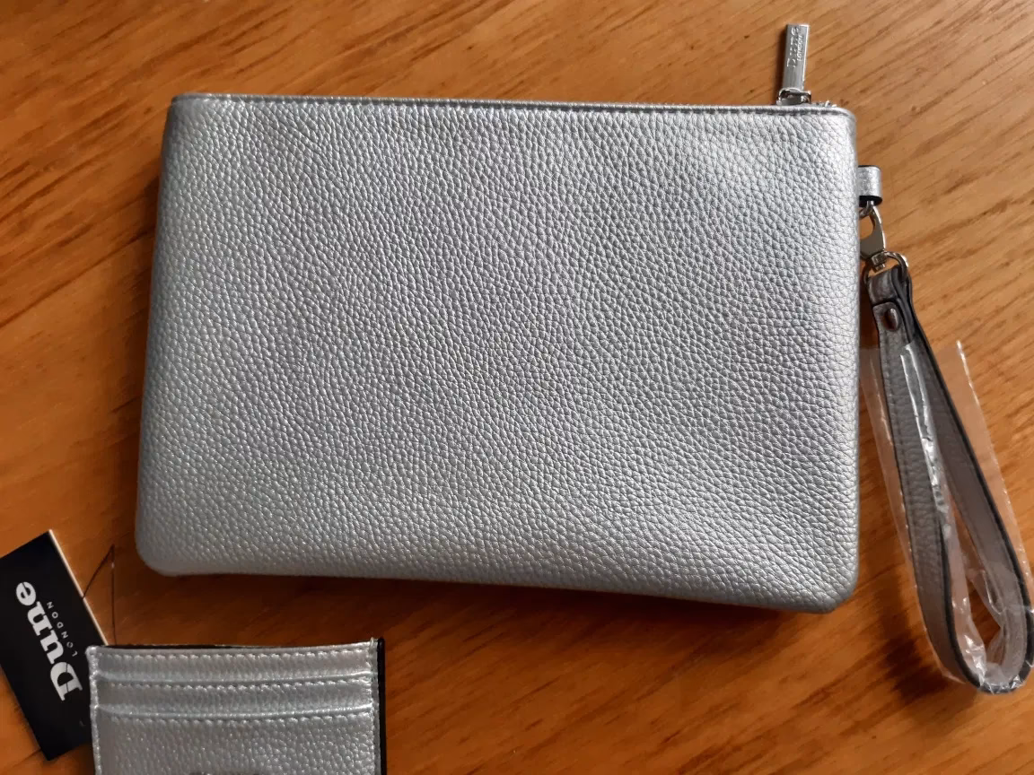 Who is the alternative to Dune London?