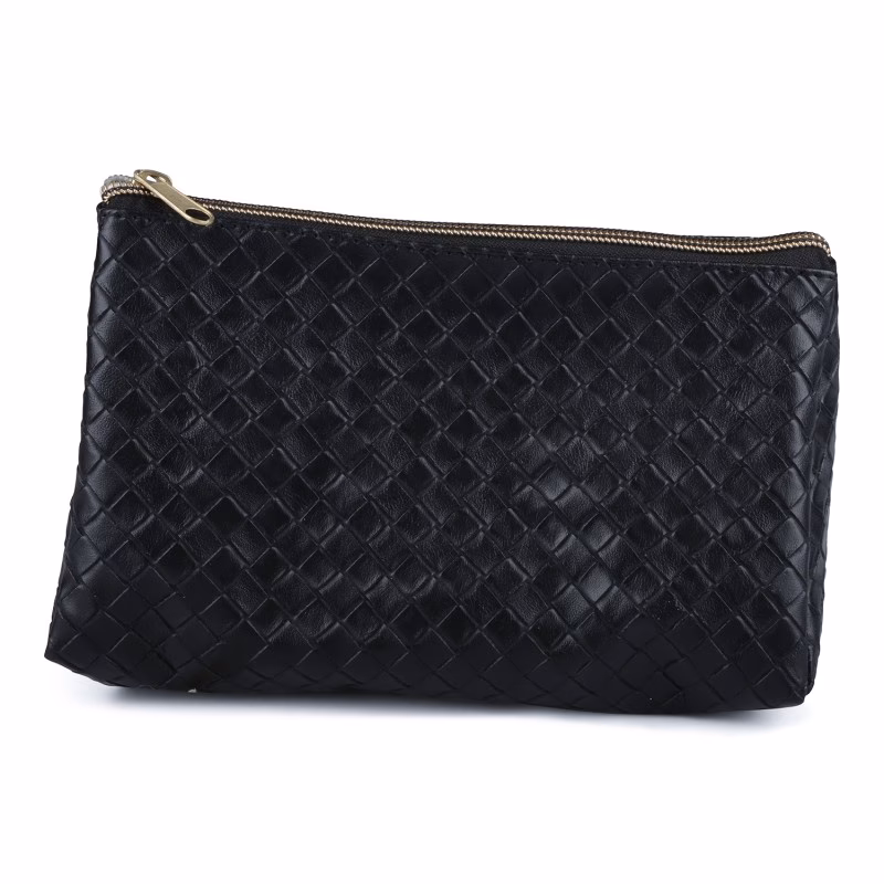 Co jest lepsze, ekoskóra czy skóra?