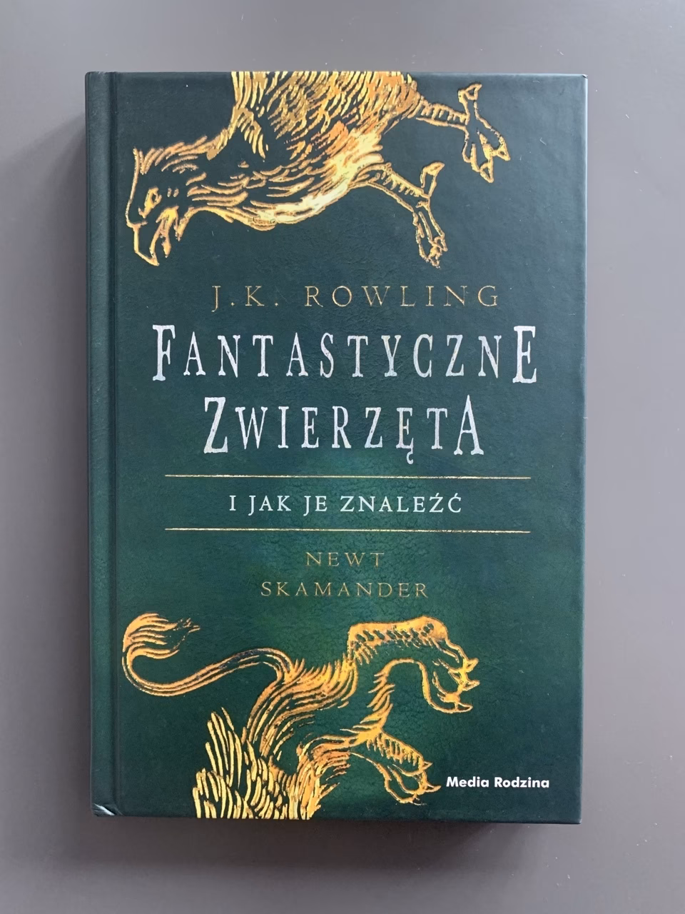Czy Harry Potter i Fantastyczne zwierzęta są powiązania z?