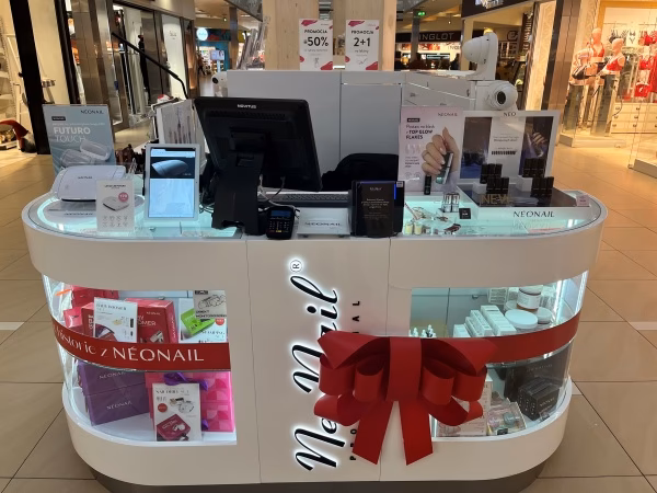 Czy jest szatnia w Galerii Echo?