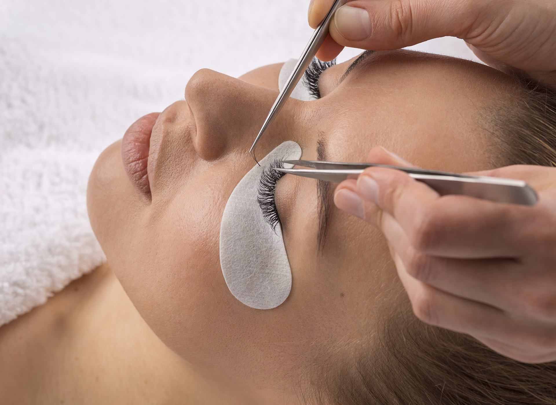 Ile kosztuje przedłużanie rzęs w Krakowie?