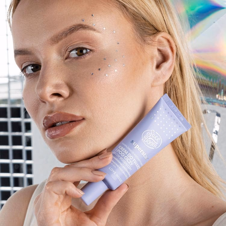 Który krem ​​nawilżający rozświetla skórę?