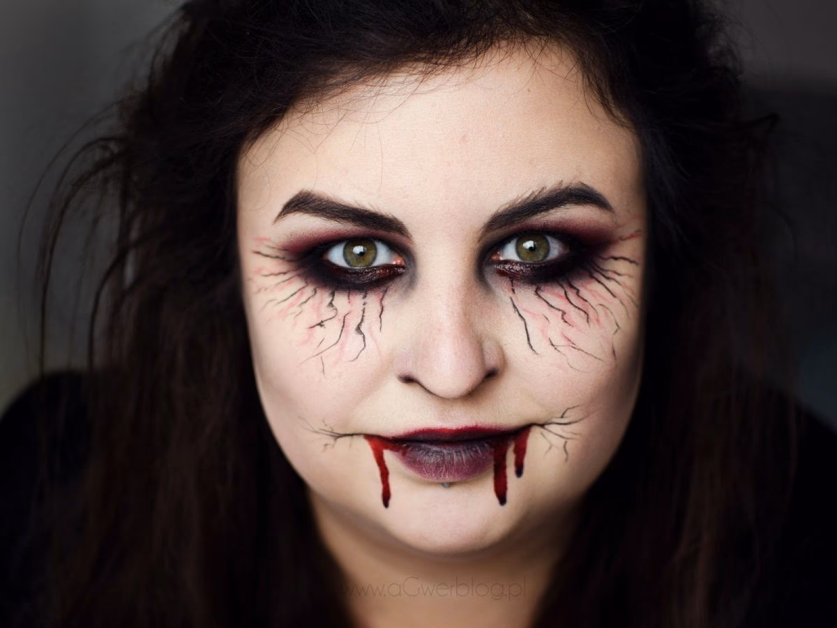 Jak zrobić make-up zombie?