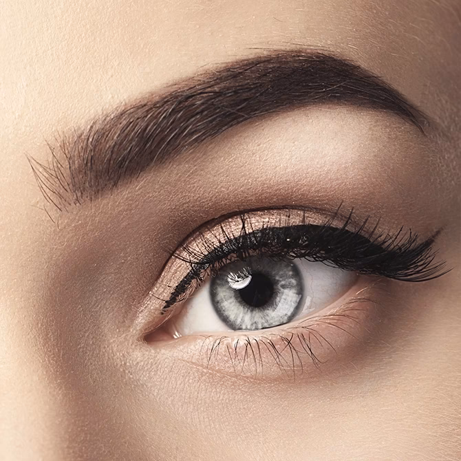 Ile powinienem pobierać za makijaż wykonany aerografem?