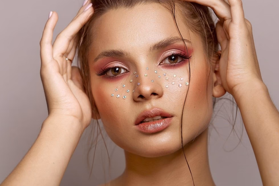 Jak naturalnie uzyskać błyszczące policzki?