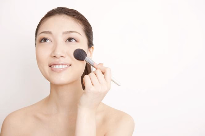 Jak powinna wyglądać pielęgnacja cery wrażliwej?