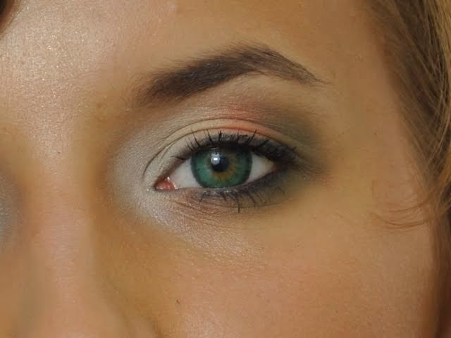 Jak malować blisko osadzone oczy?