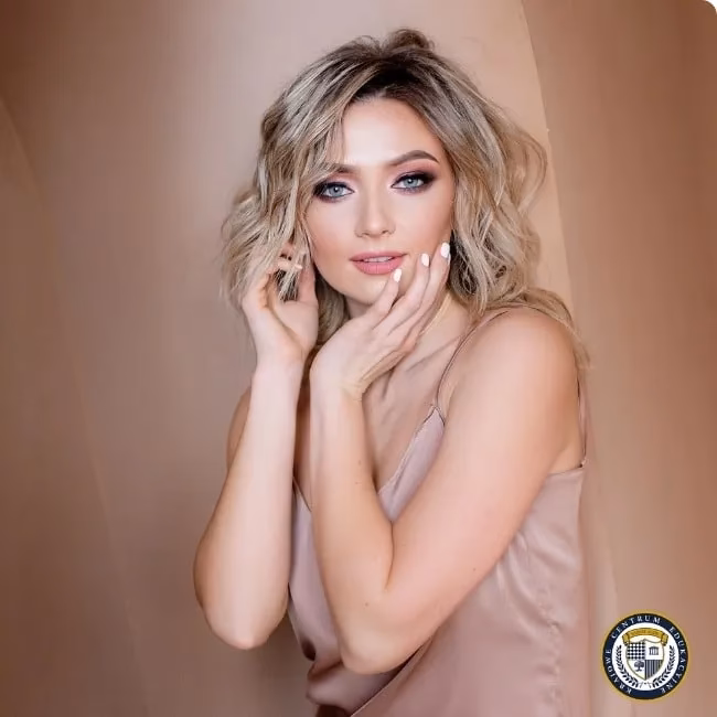 Jaka szminka do bezowej sukienki?