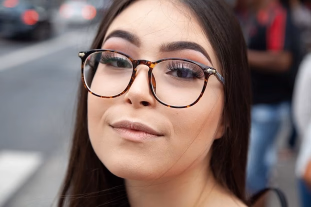 Jaki makijaż do okularów?