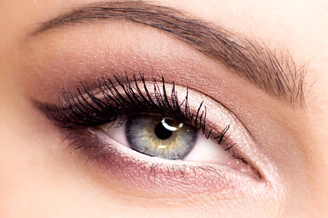 Jaki kolor dodatku do pudrowego różu?