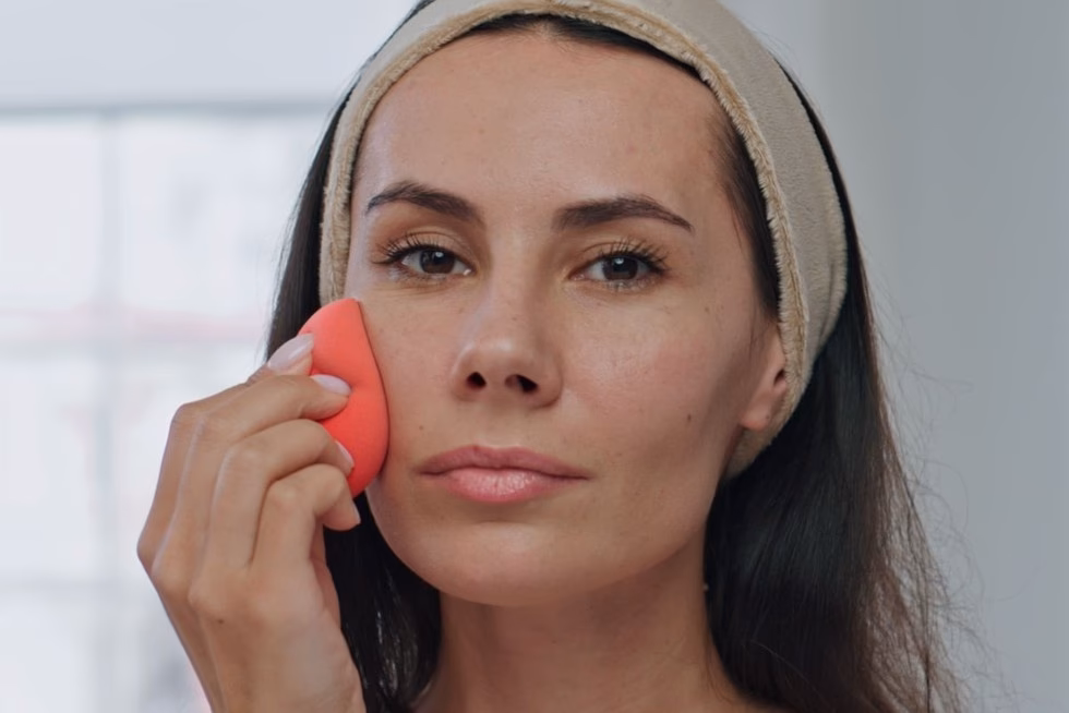 Jak wymyć gąbeczkę do makijażu?