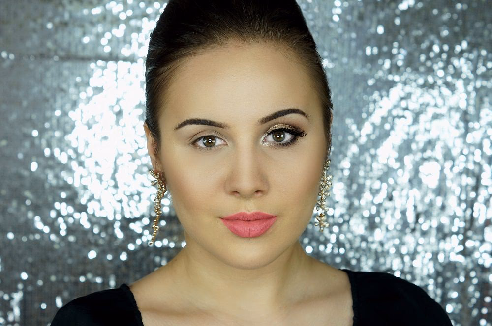 Jak wykonać makijaż oczu na małych powiekach?